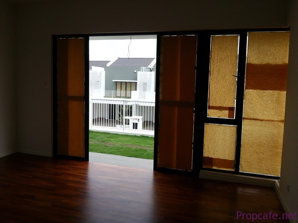 Master bedroom@1st floor.