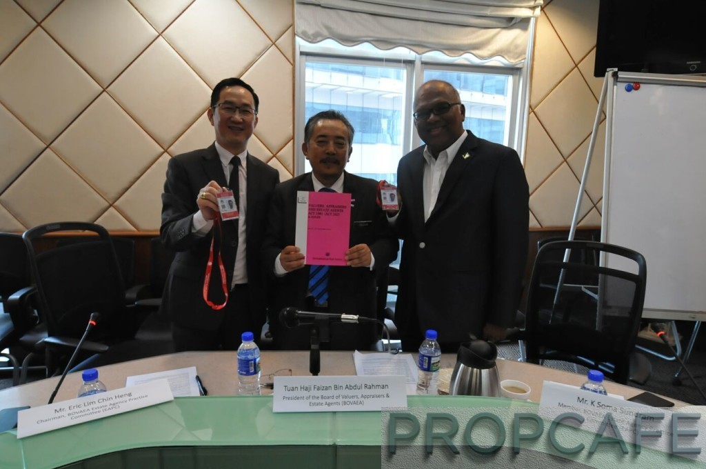 From left to right: Eric Lim Chin Heng, Chairman, BOVAEA Estate Agents Practices Committee, Tuan Haji Faizan bin Abdul Rahman, President of Board of Valuers, Appraisers and Estate Agents (BOVAEA), K. Soma Sundram, Member BOVAEA Estate Agents Practices Committee.