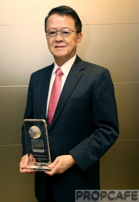 Sunway Group founder and chairman  Tan Sri Dr. Jeffrey Cheah with the World Finance Real Estate Awards for Property Company of the Year 2015